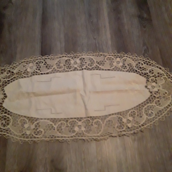 Vintage Linens Kitchen Vintage Oval Shape Table Runner Poshmark
